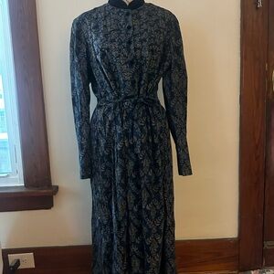 Karin Stevens Elegant Navy and Gold Long Sleeve Dress